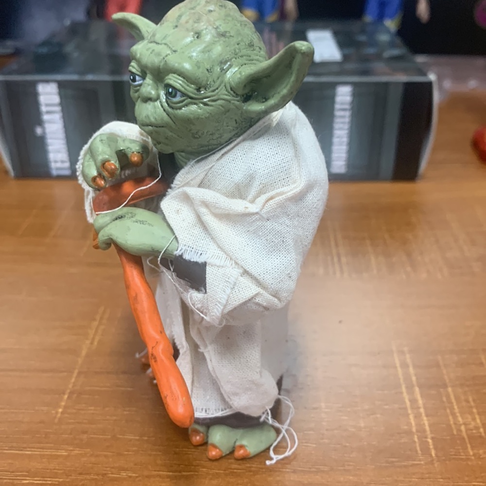 Master Yoda - Picture 3 of 4